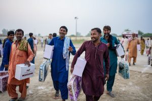 Kit Distribution on Winter