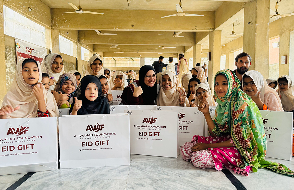 Spreading Smiles Around with Eid Gift Packs